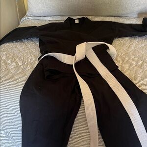 Kids Karate Uniform (worn once) … Fit 10 year old